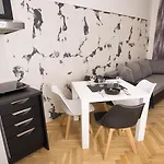 Black & White Apartment Prague By Wenceslas Square And Muzeum