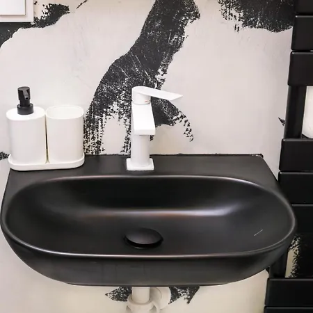 Black & White Apartment Prague By Wenceslas Square And Muzeum Apartment *