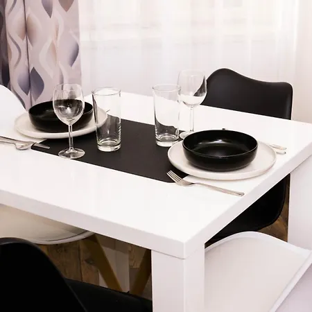 Black & White Apartment Prague By Wenceslas Square And Muzeum Apartment Prague
