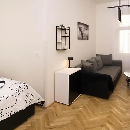 Apartment Black & White Apartment Prague By Wenceslas Square And Muzeum