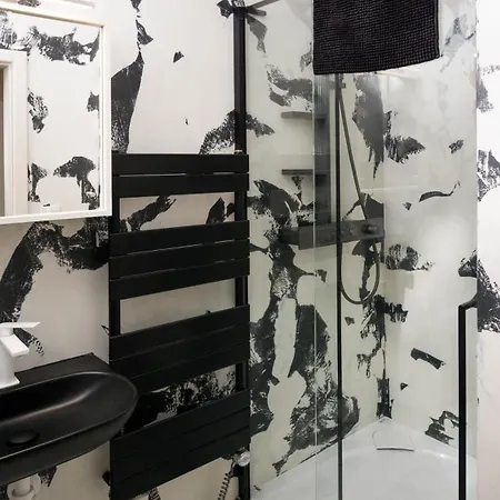 Apartment Black & White Apartment Prague By Wenceslas Square And Muzeum *