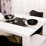 Black & White By Wenceslas Square And Muzeum Apartament Praga