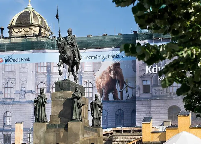 Black & White By Wenceslas Square And Muzeum 아파트 프라하