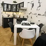 Appartement Black & White By Wenceslas Square And Muzeum Prague